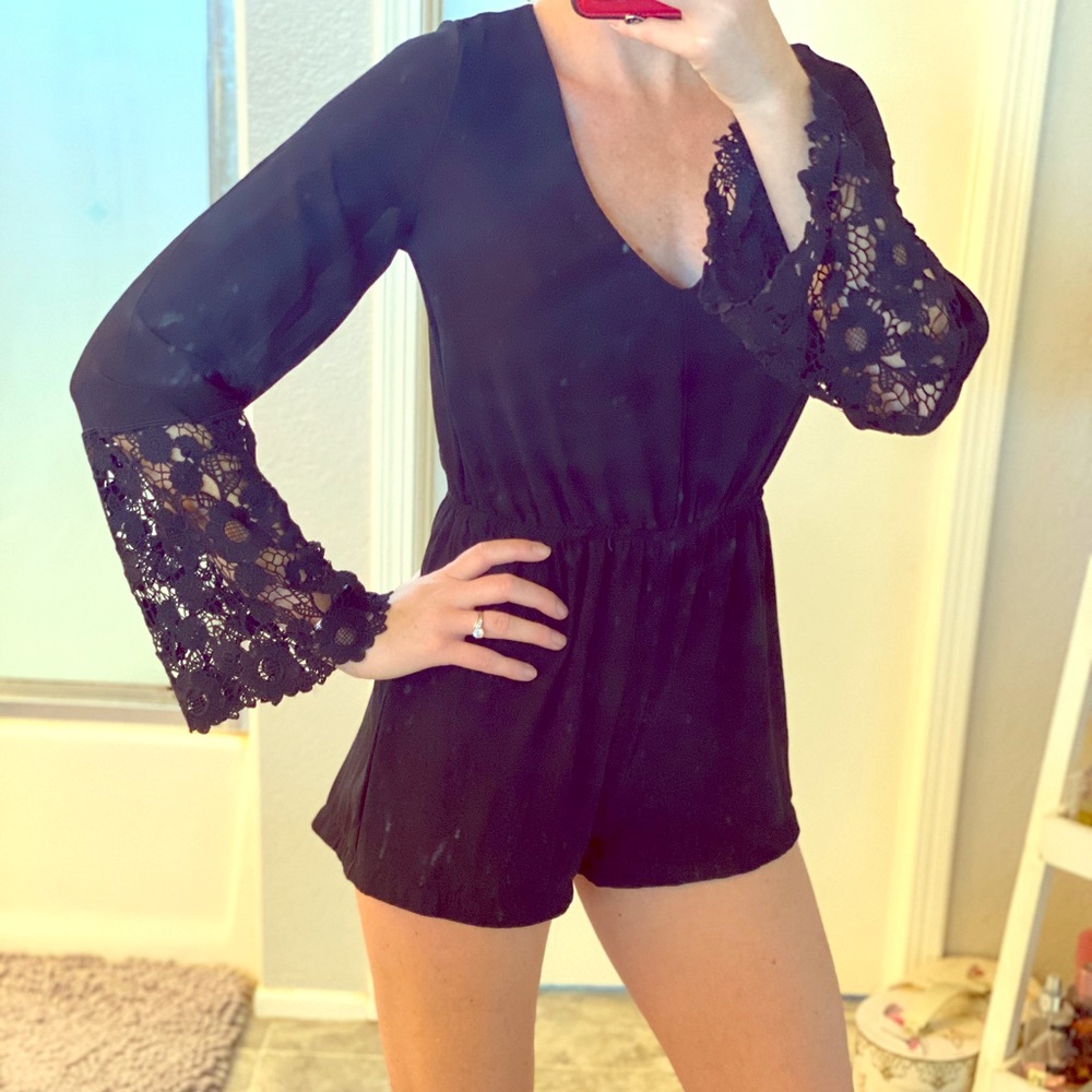 💕CRAZY CUTE BLACK ROMPER💕 - Picture 1 of 9